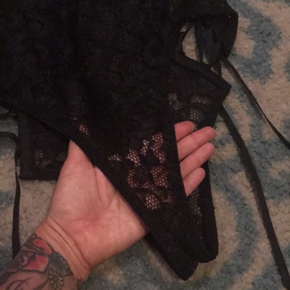 FREDERICK’S of HOLLYWOOD Lace Undie and Tie-Top 🕷 - Picture 9 of 13